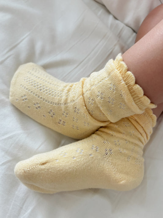 SOCKS | LACE | BUTTER